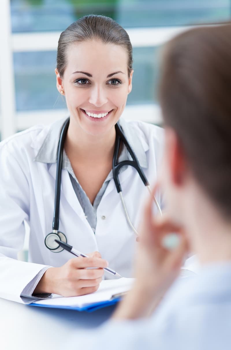 Médecin généraliste avec un stéthoscope