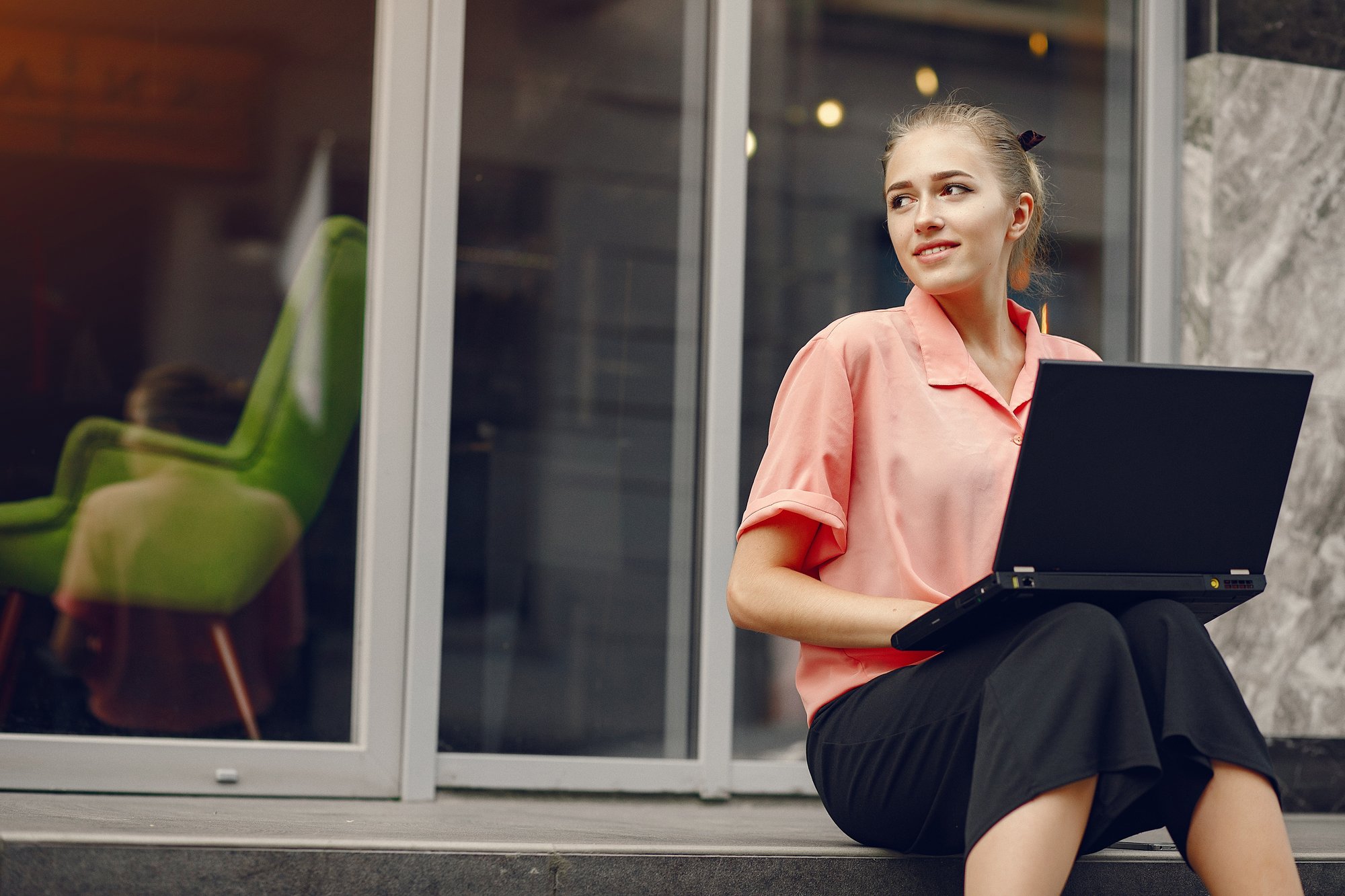 girl-pink-shirt-sitting-near-house-use-laptop girl-pink-shirt-sitting-near-house-use-laptop