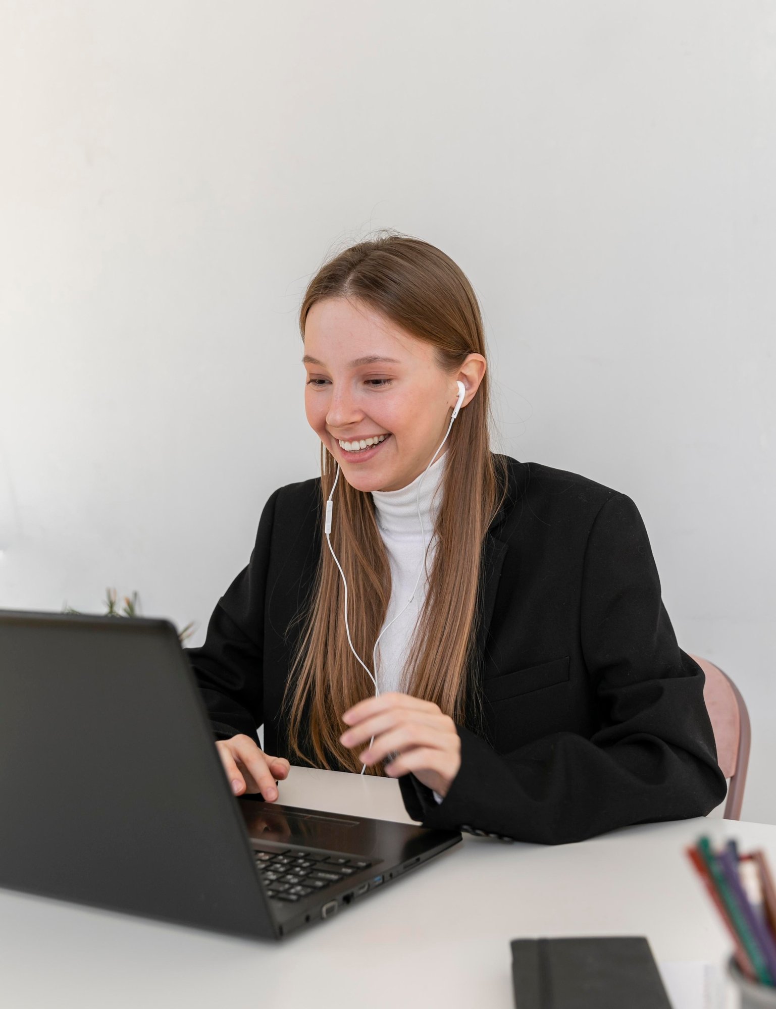 medium-shot-woman-videocalling-job-1 medium-shot-woman-videocalling-job-1
